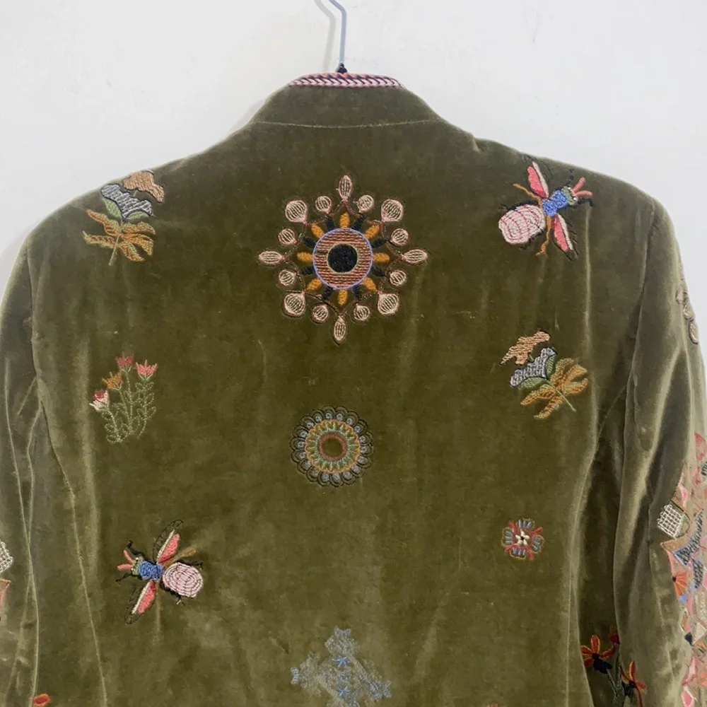 Zara Woman Velvet Embroidered Beetles Flowers Blazer in Johnny Was style - Picture 9 of 12